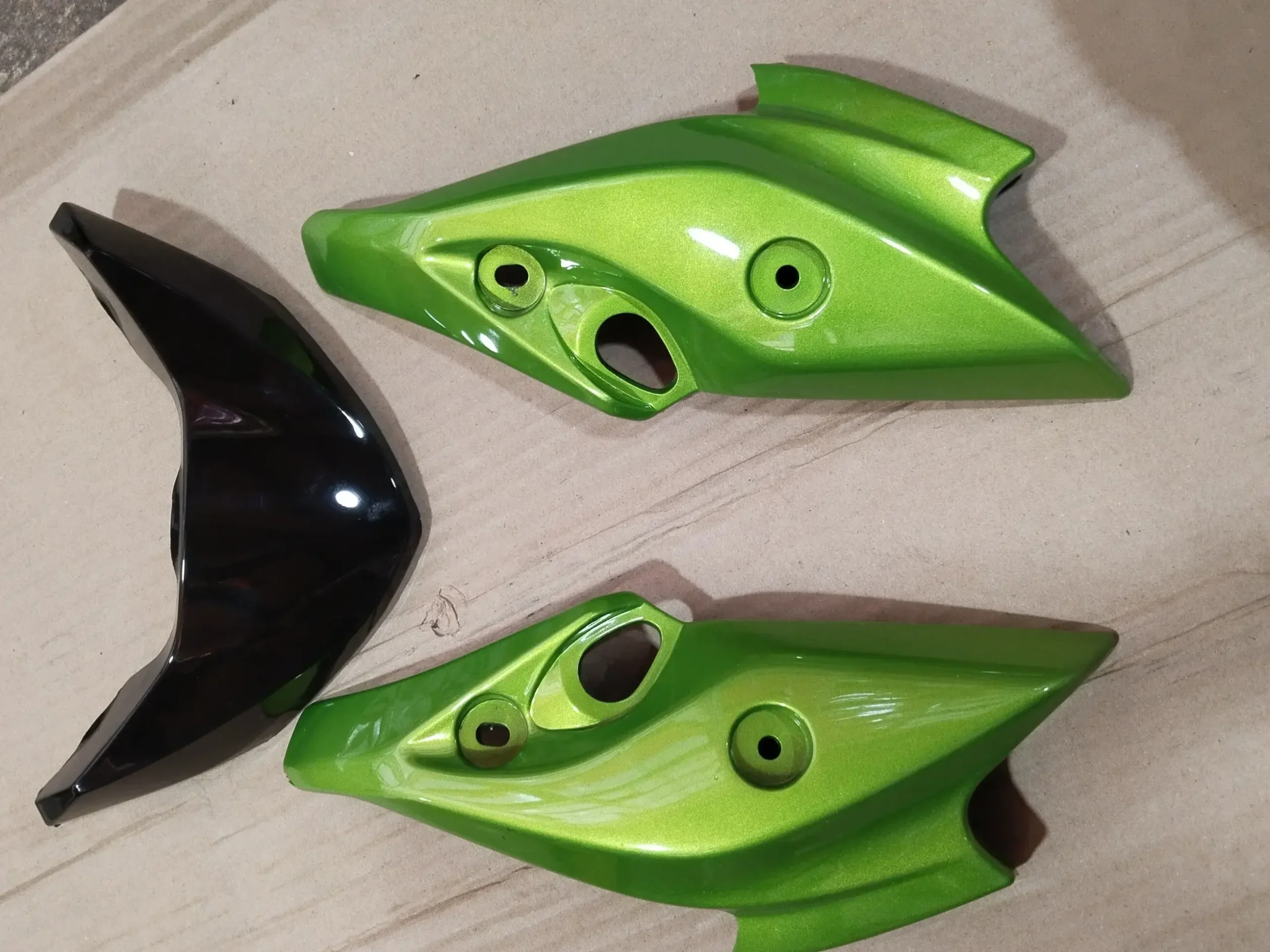 Yamaha FZS HEAD LIGHT VISOR GREEN