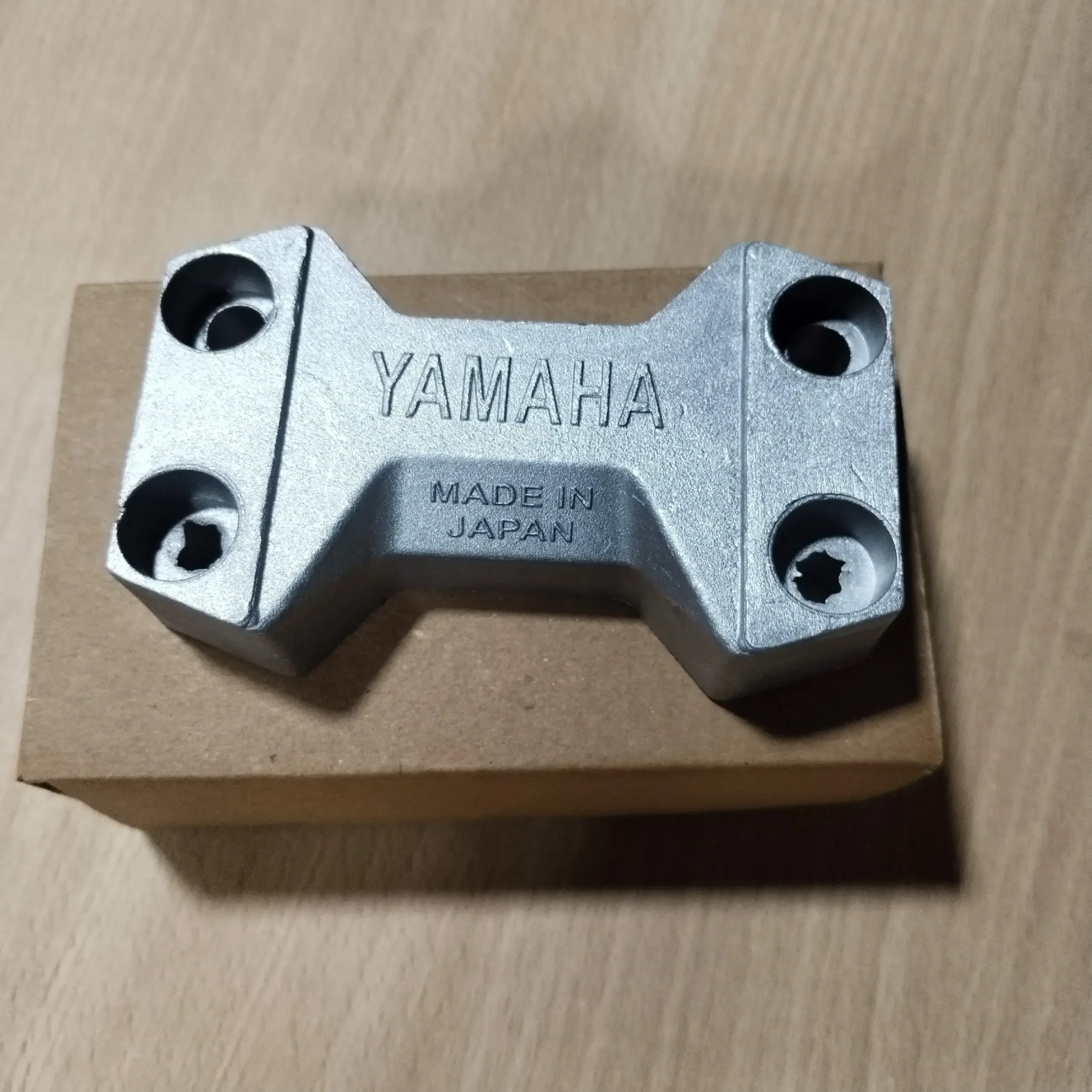 Yamaha HANDLE PLATE RX100