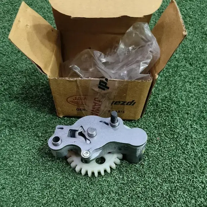 Jawa 42 Oil Pump Assembly T0203AUF0160N | Apna Dukaan |