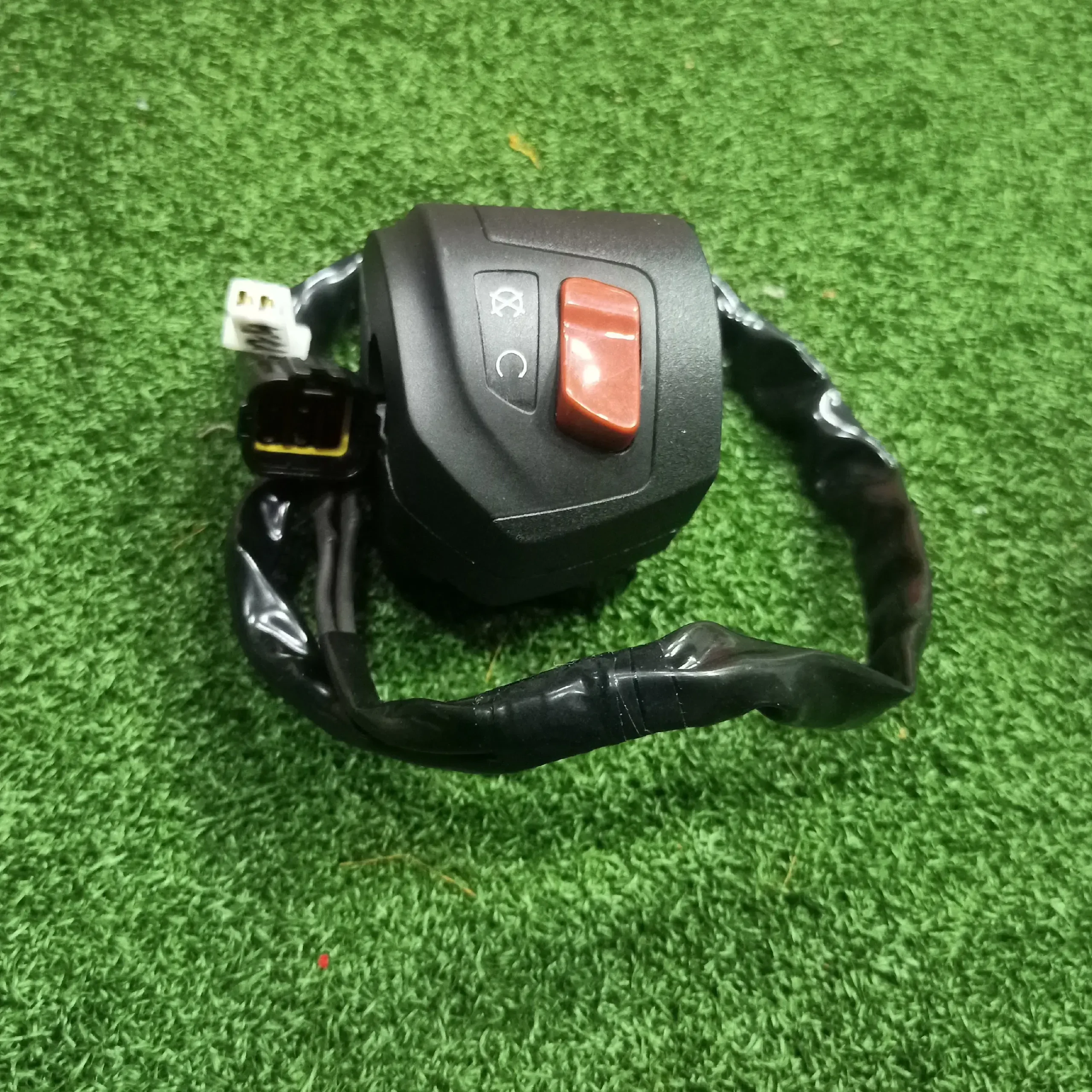 KTM RIGHT HAND SWITCH CONTROL JP401402