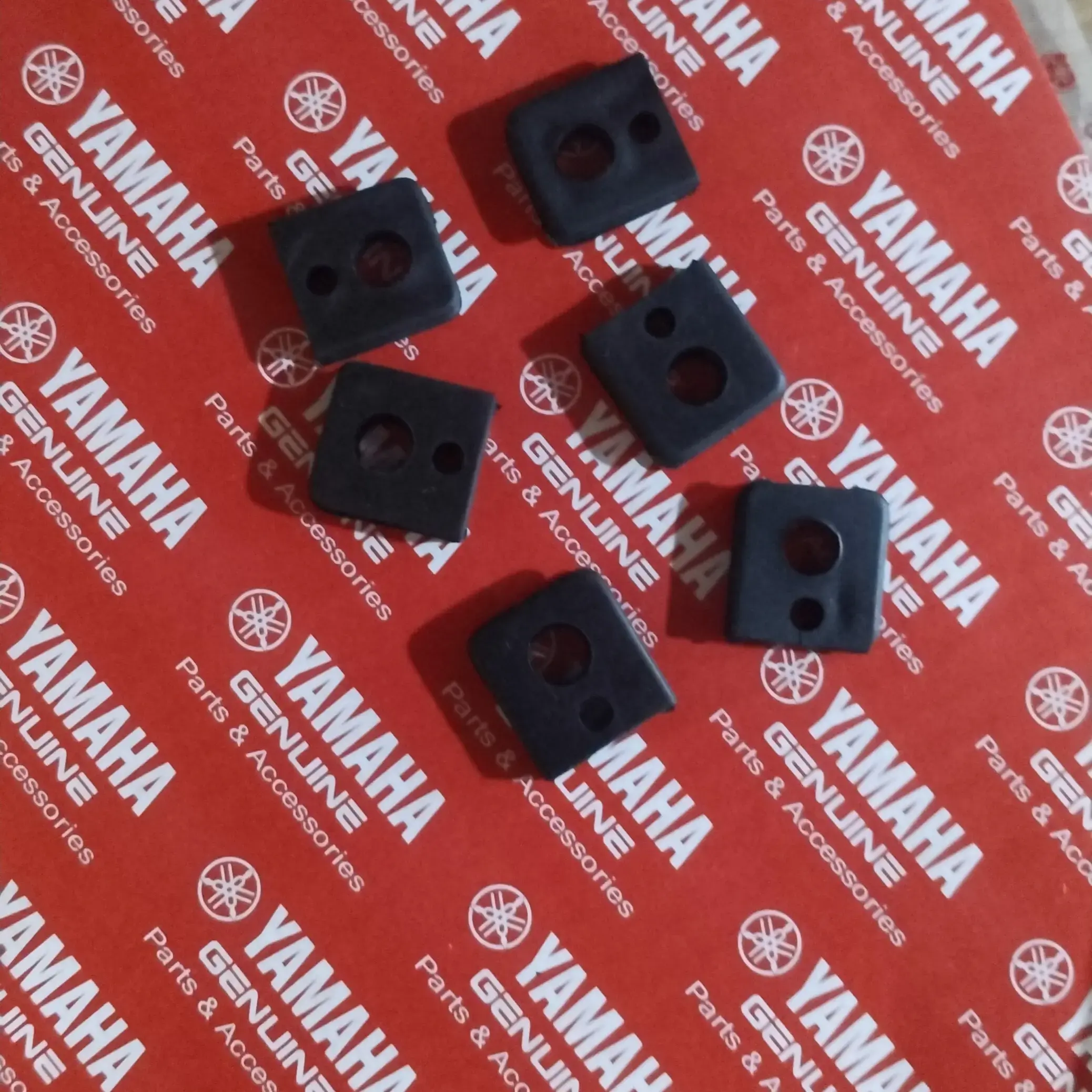 OIL PIPE HOLDER RUBBER