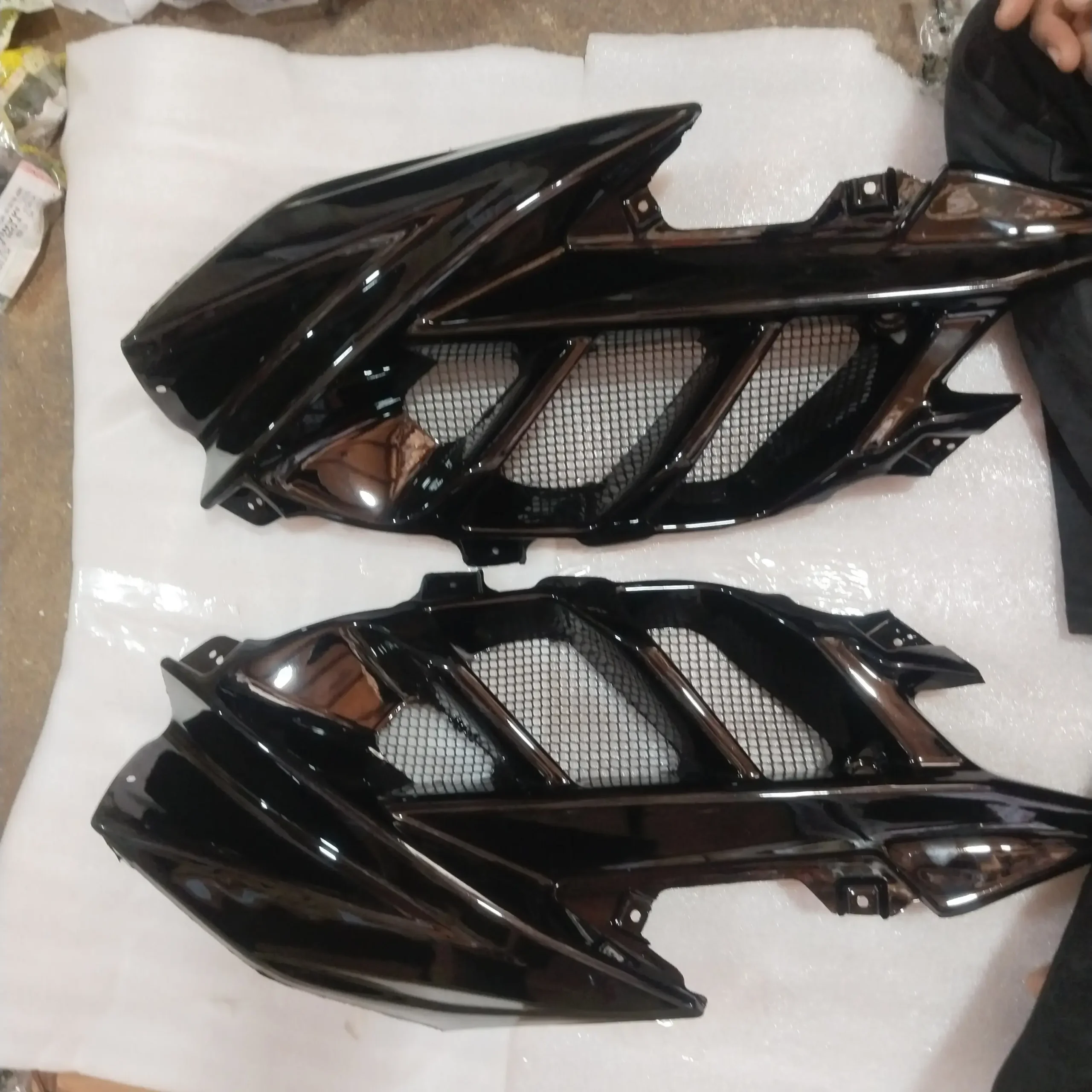 Yamaha R15 V2 COVER 7&8 BLACK