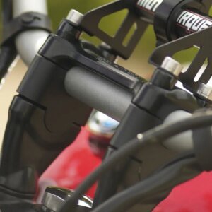 TRIUMPH SPEED 400 - HANDLEBAR RISER